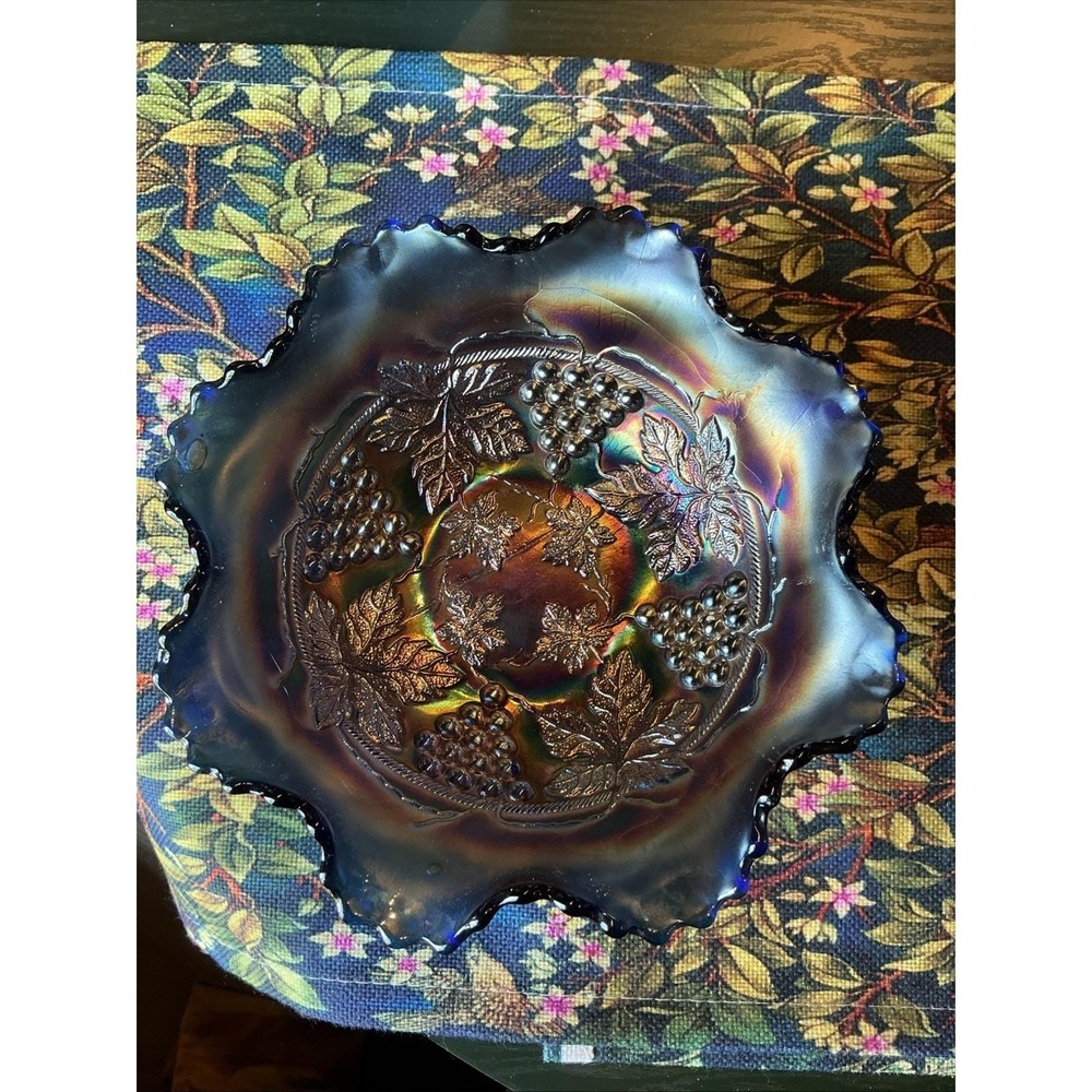 VTG‎ Fenton Blue Carnival Glass Ruffled 7.5" Bowl Grapes & Cable 3 Footed
